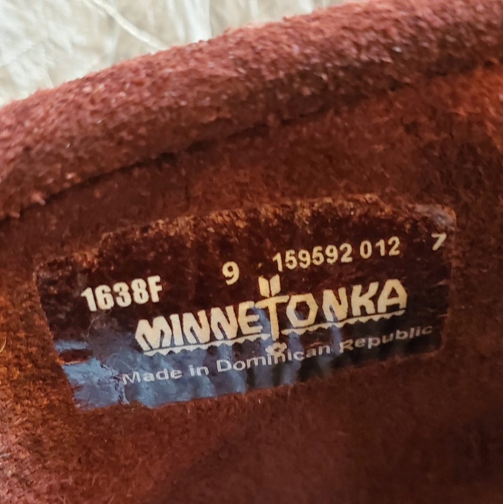 MINNETONKA SUEDE BOOTS SZ 9 - Picture 10 of 11